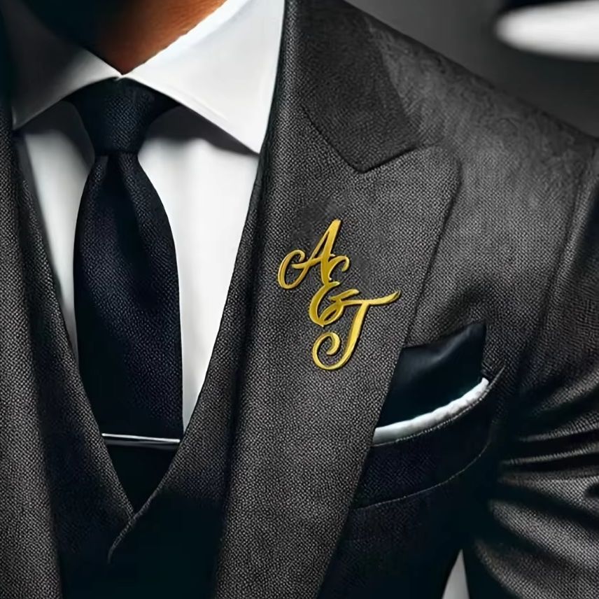 Tuxedo Lapel Pin - Monogramme personnalisé nom Initial épinglette en